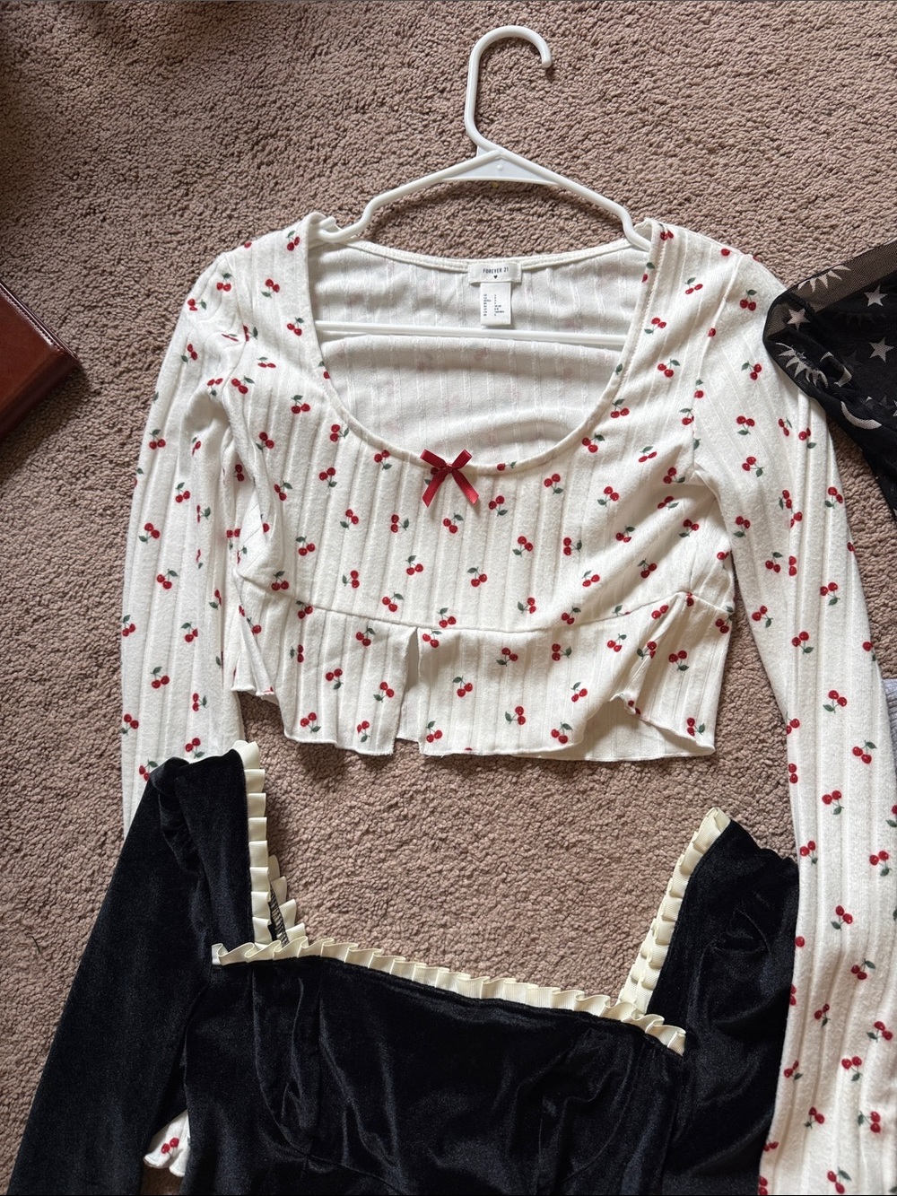 4 cute long sleeve tops - Picture 3 of 5